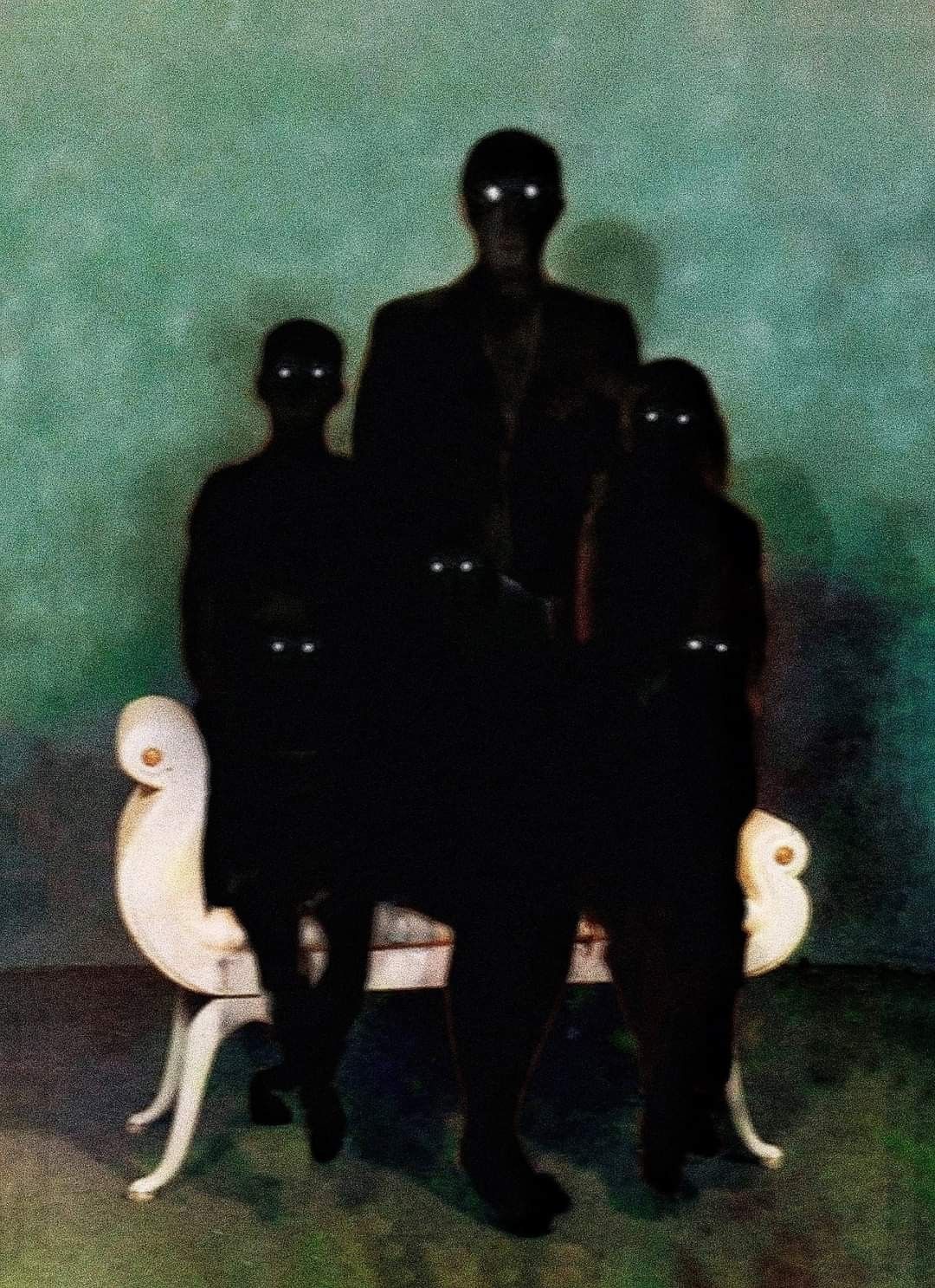 kara bir aile portresi